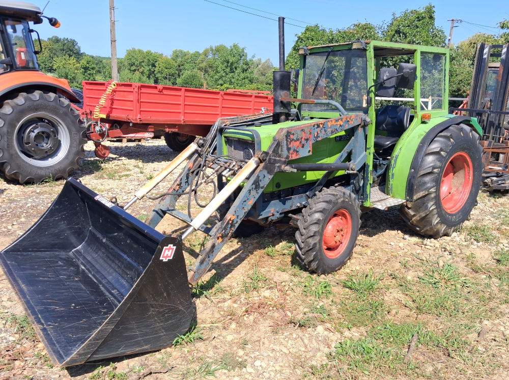Hürlimann traktor homlokrakódóval .